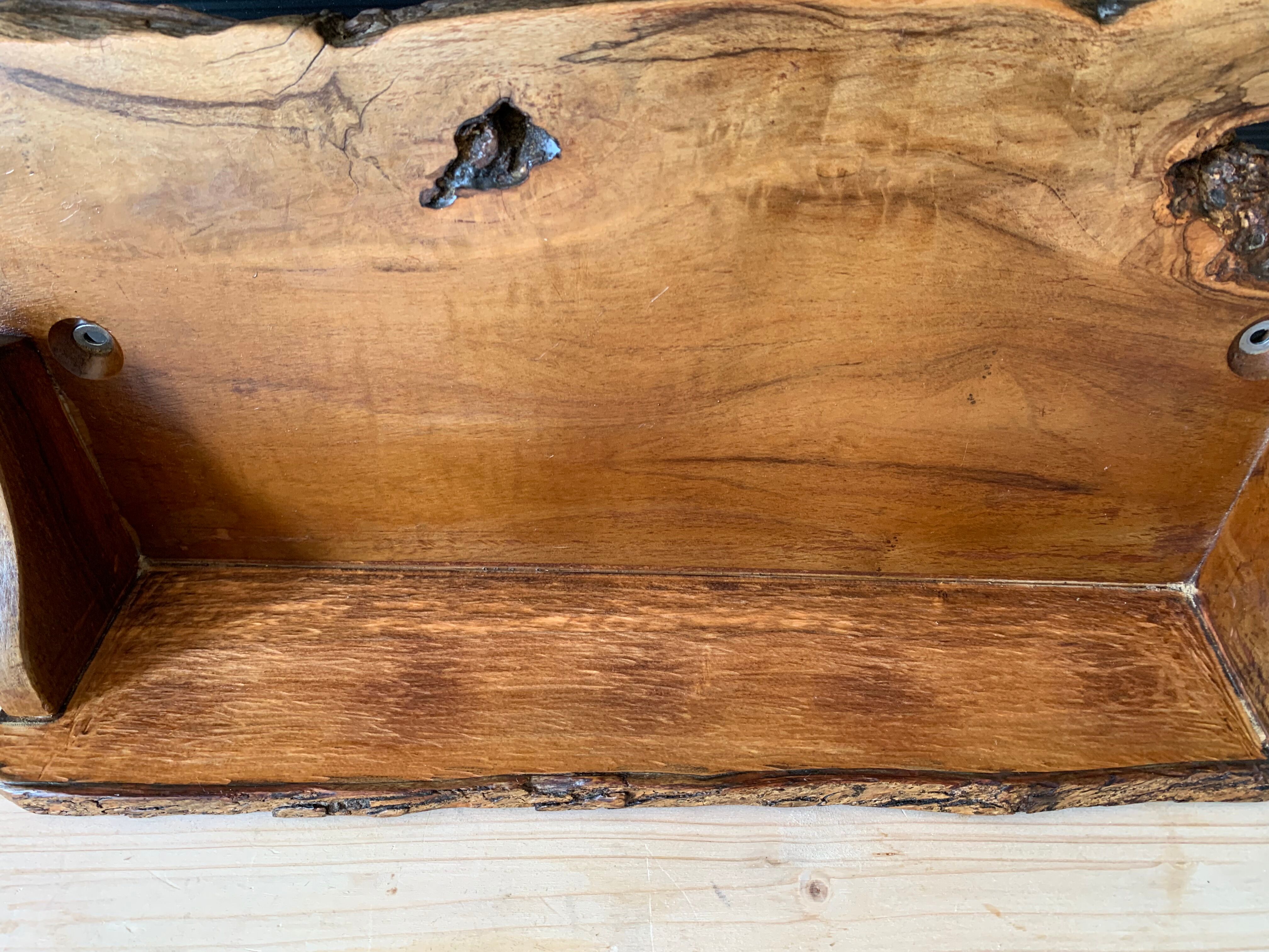 Olivier's wooden shelf