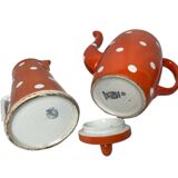 Sarreguemines, two red earthenware jugs with polka dots circa 1940