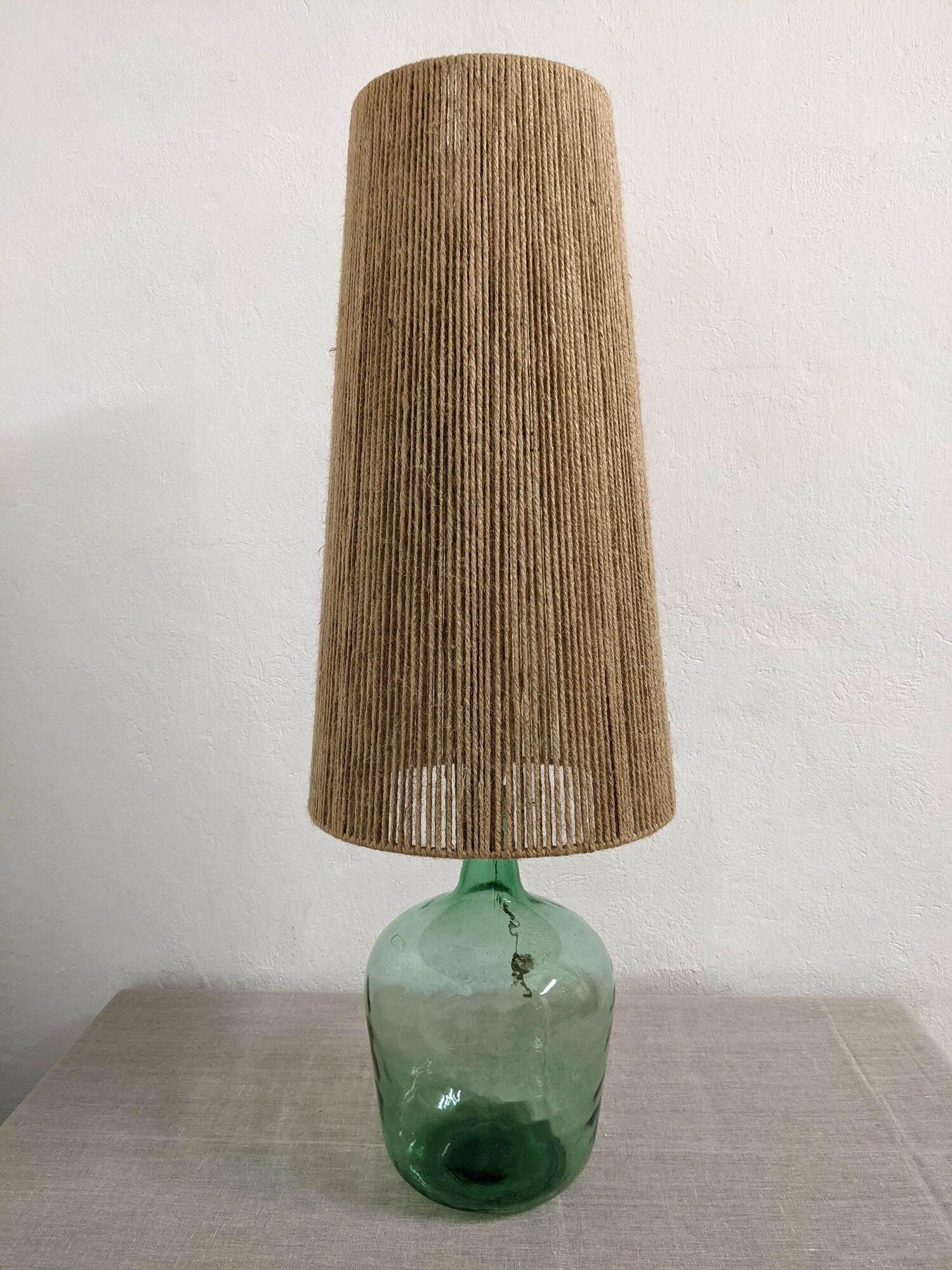 Vintage demijohn lamp in glass and XXL jute rope