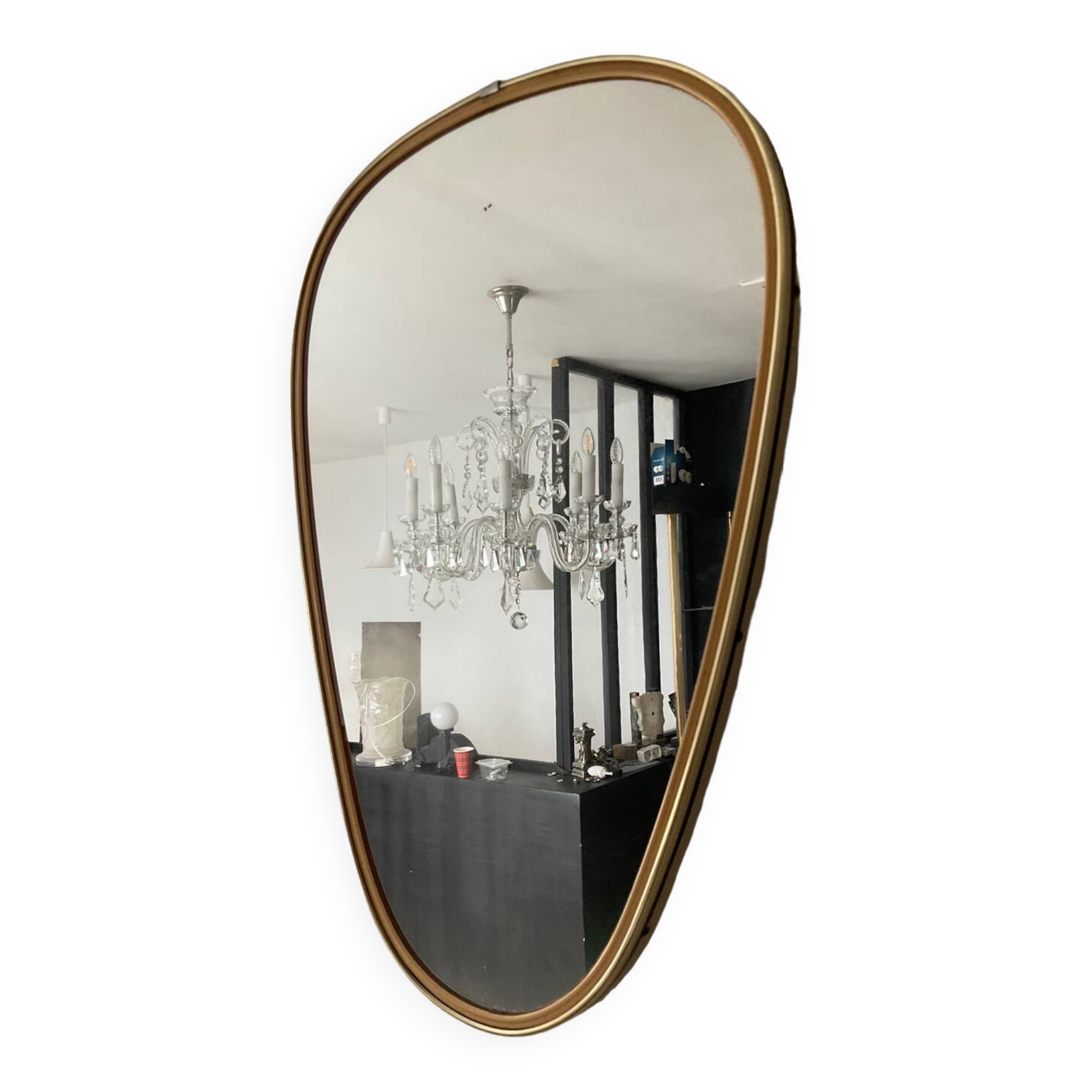 Asymmetrical free-form mirror from the 60s and 70s