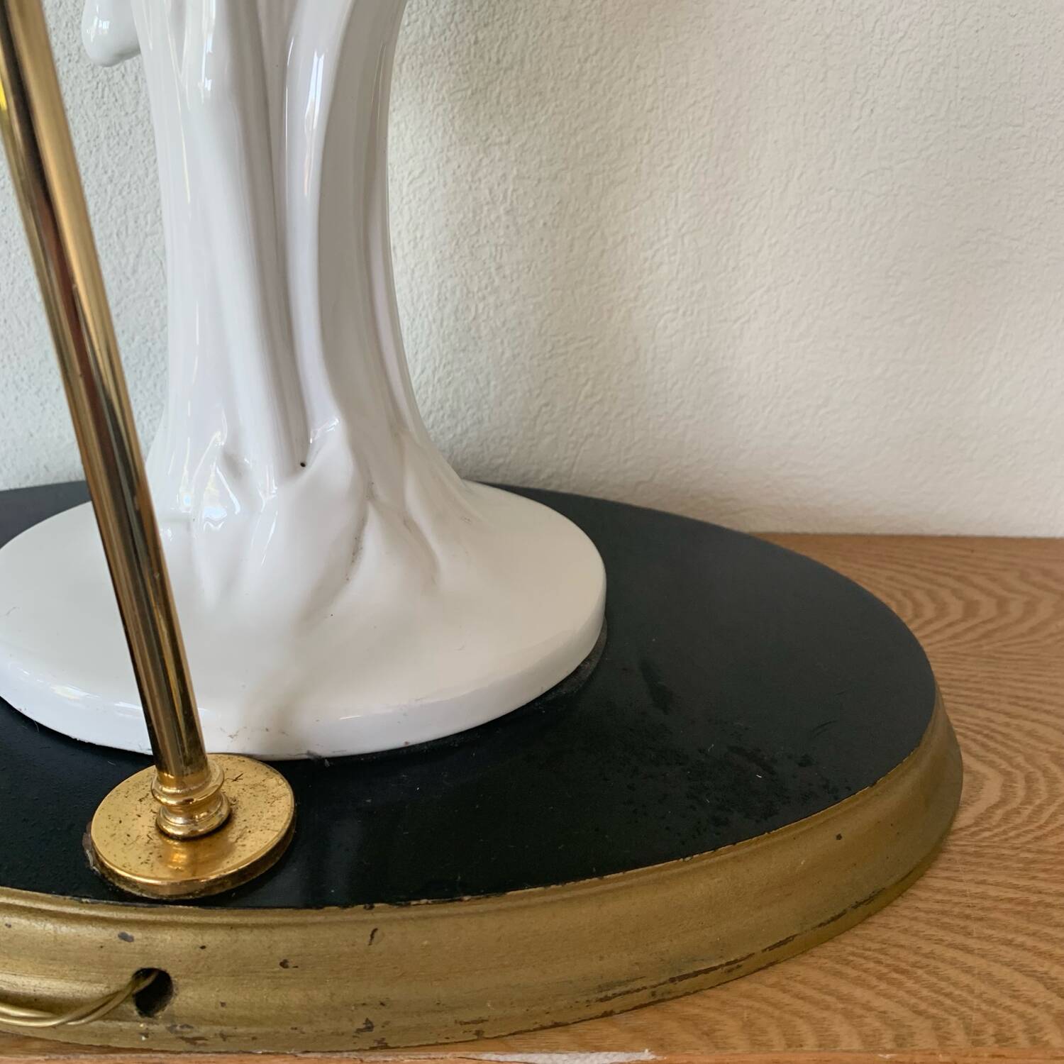 Very large flemish white ceramic lamp 50's italy 97cm with lampshade