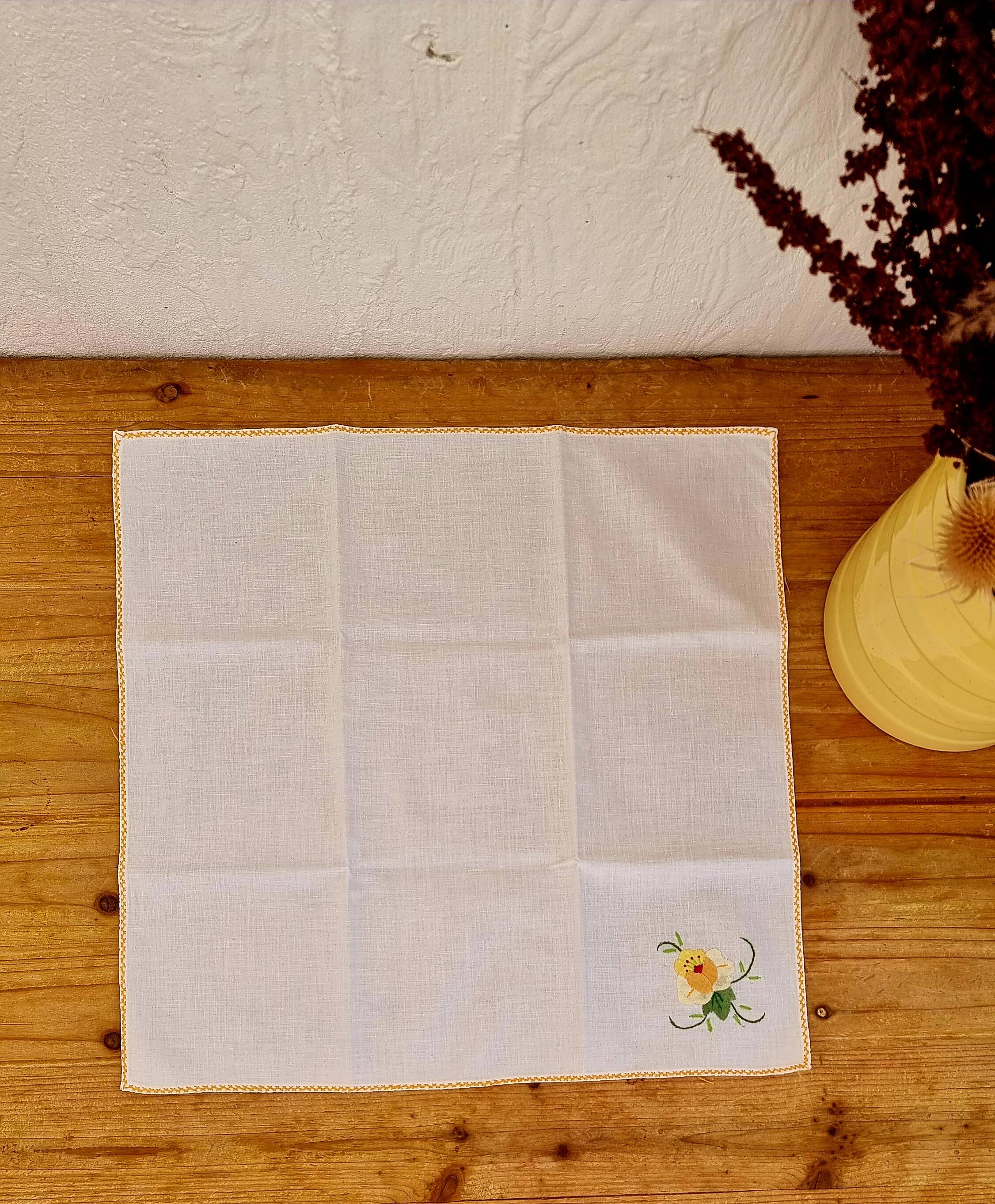 Set of 8 vintage floral napkins