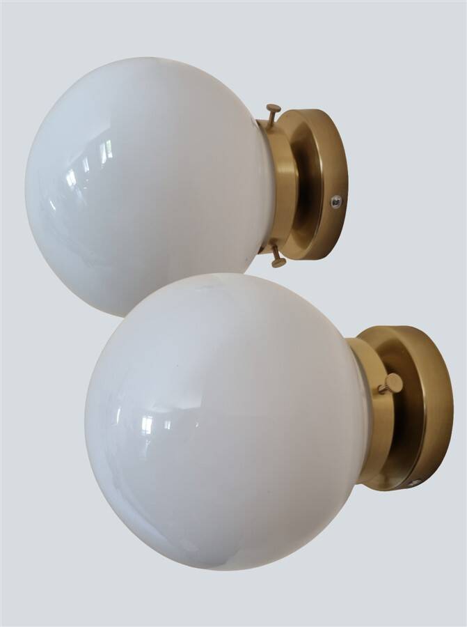 Pair of wall sconces