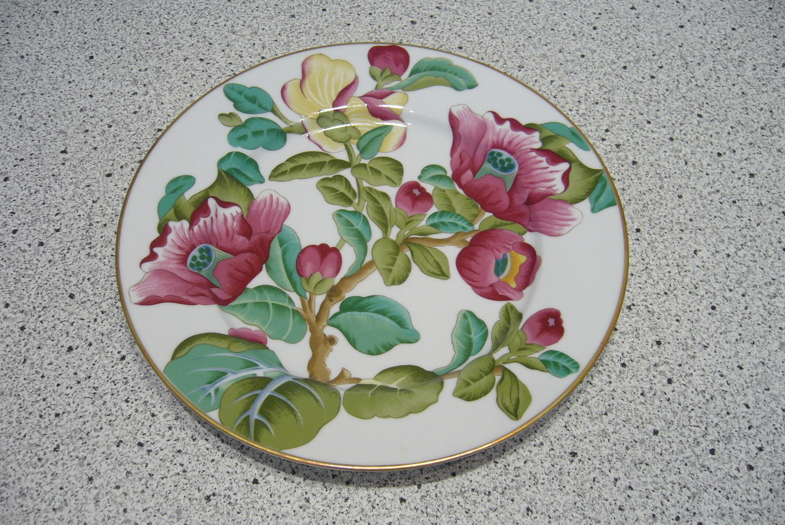Paris porcelain plate with floral decoration