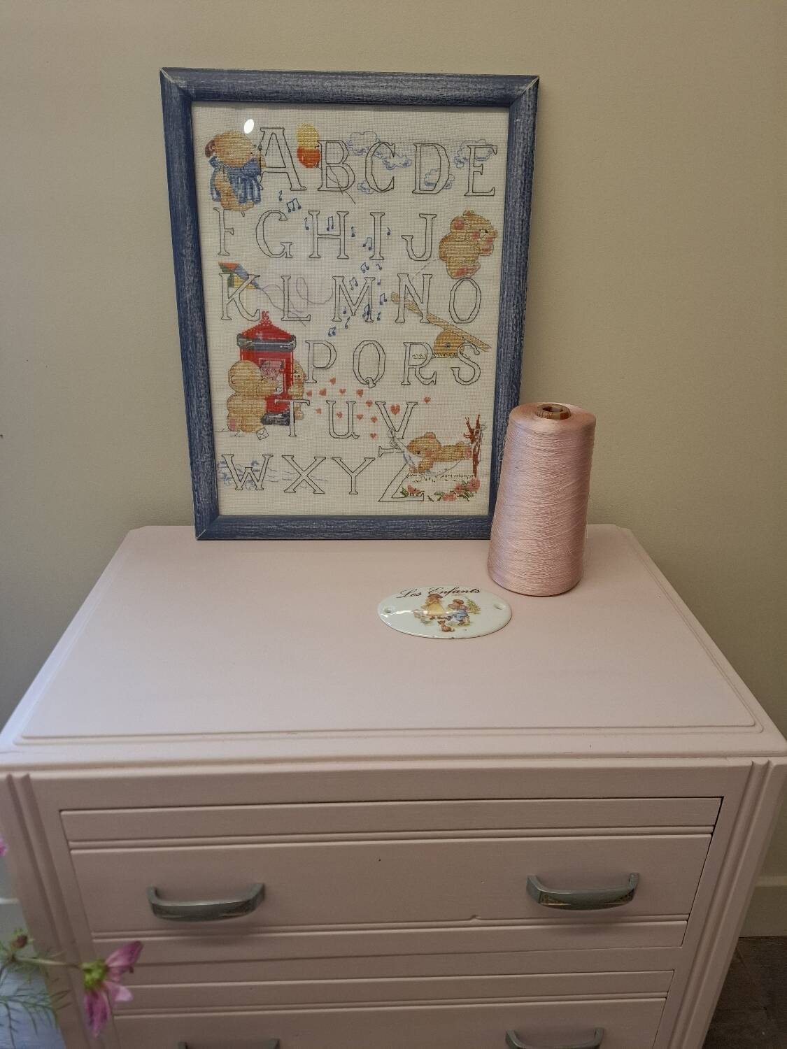 Children's chest of drawers