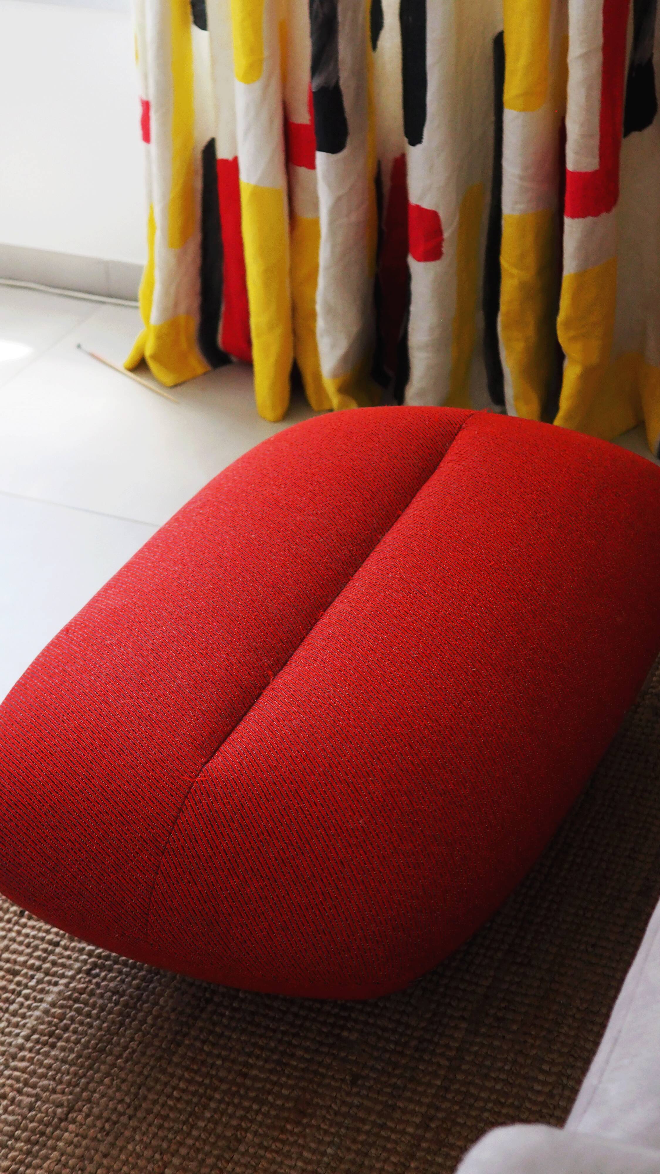 Pouf Ligne Roset, red tweed fabric, excellent condition.