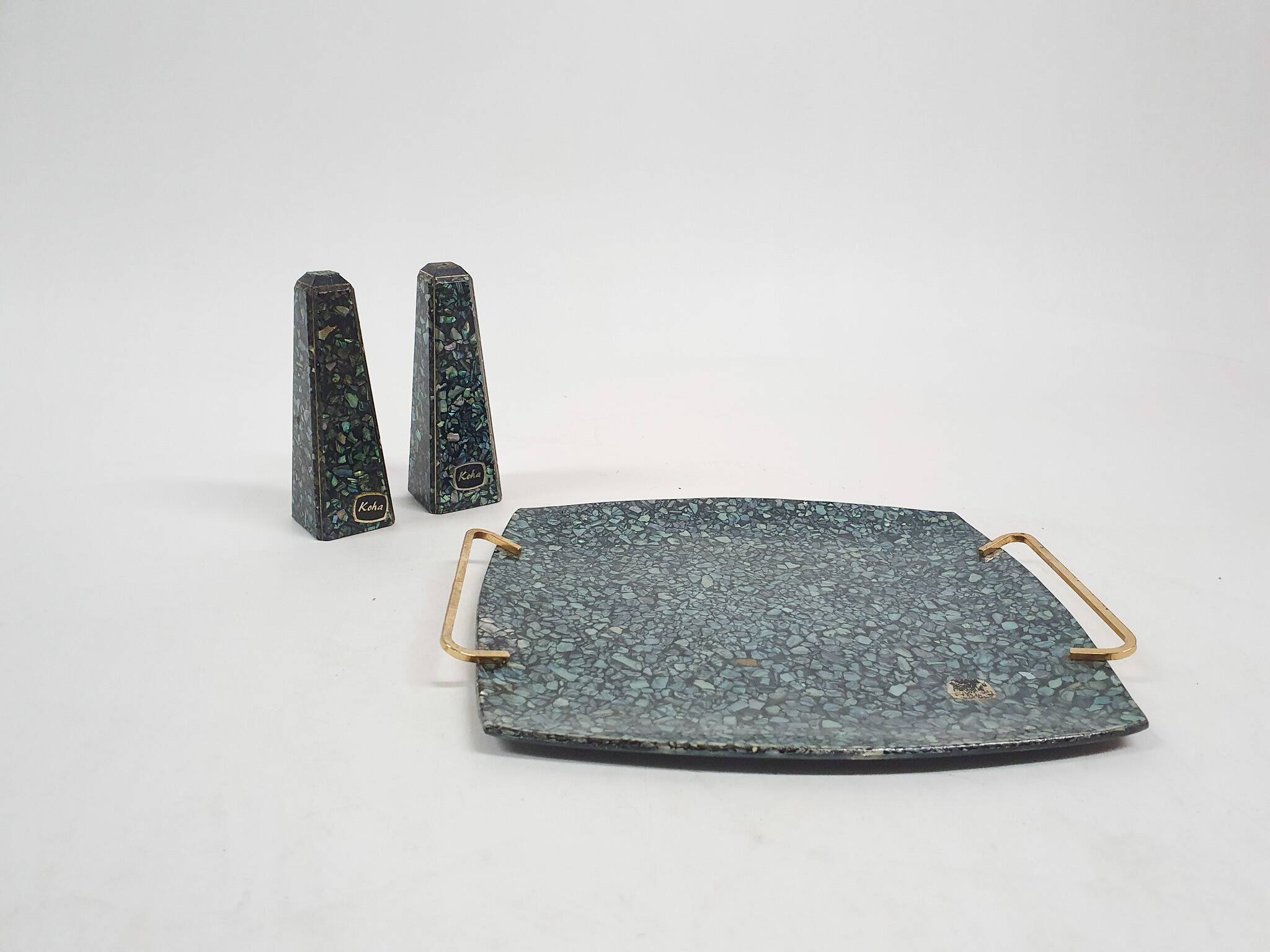 Vintage Salt and Pepper shaker in Paua shell, by Koha, New Zealand 1950's