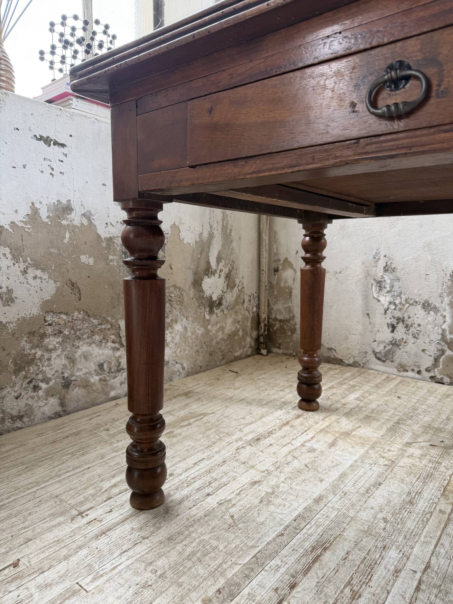 Table de ferme ou table de drapier noyer massif 1900