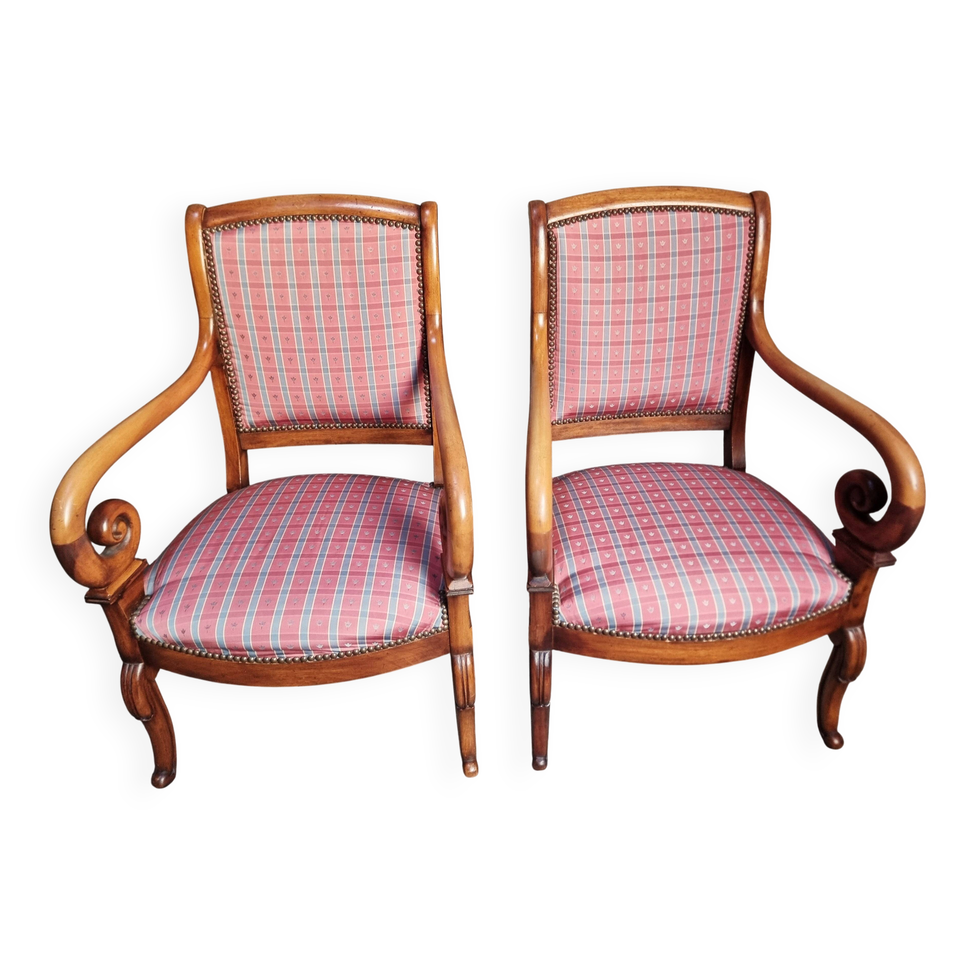 Paire de fauteuils français en noyer – style Restauration – années 1950