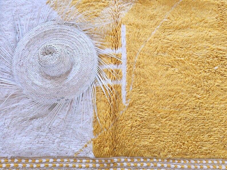 Handcrafted Berber rug in pure natural wool, size 160 x 240 cm