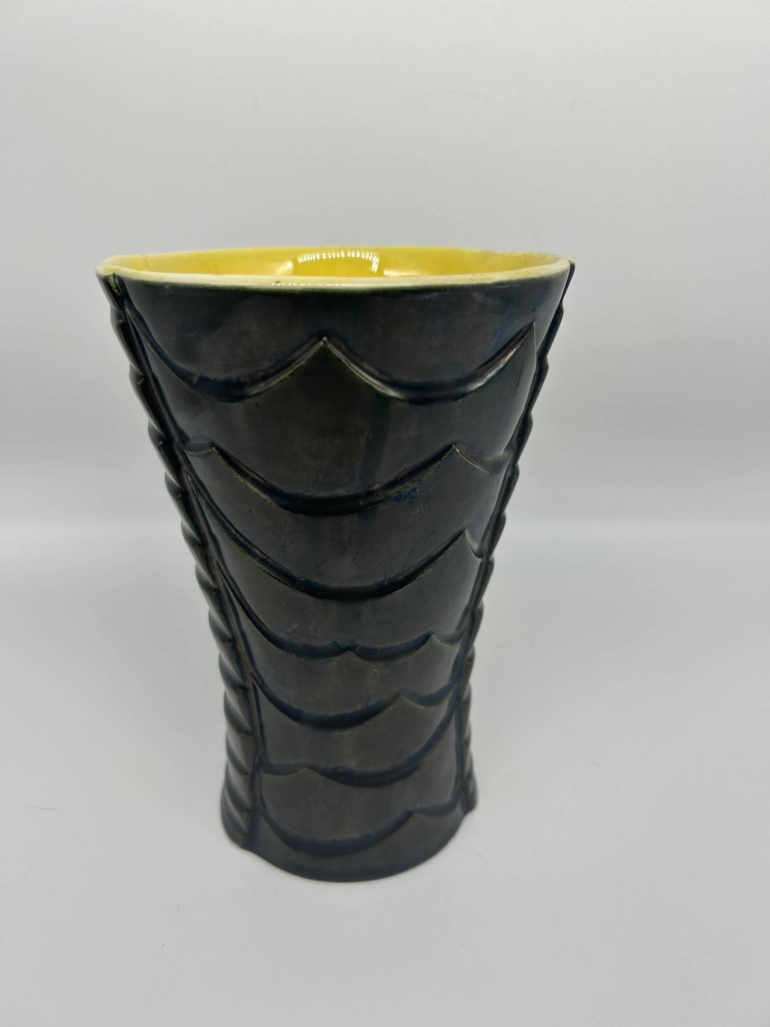 Vase from the 50s black and yellow