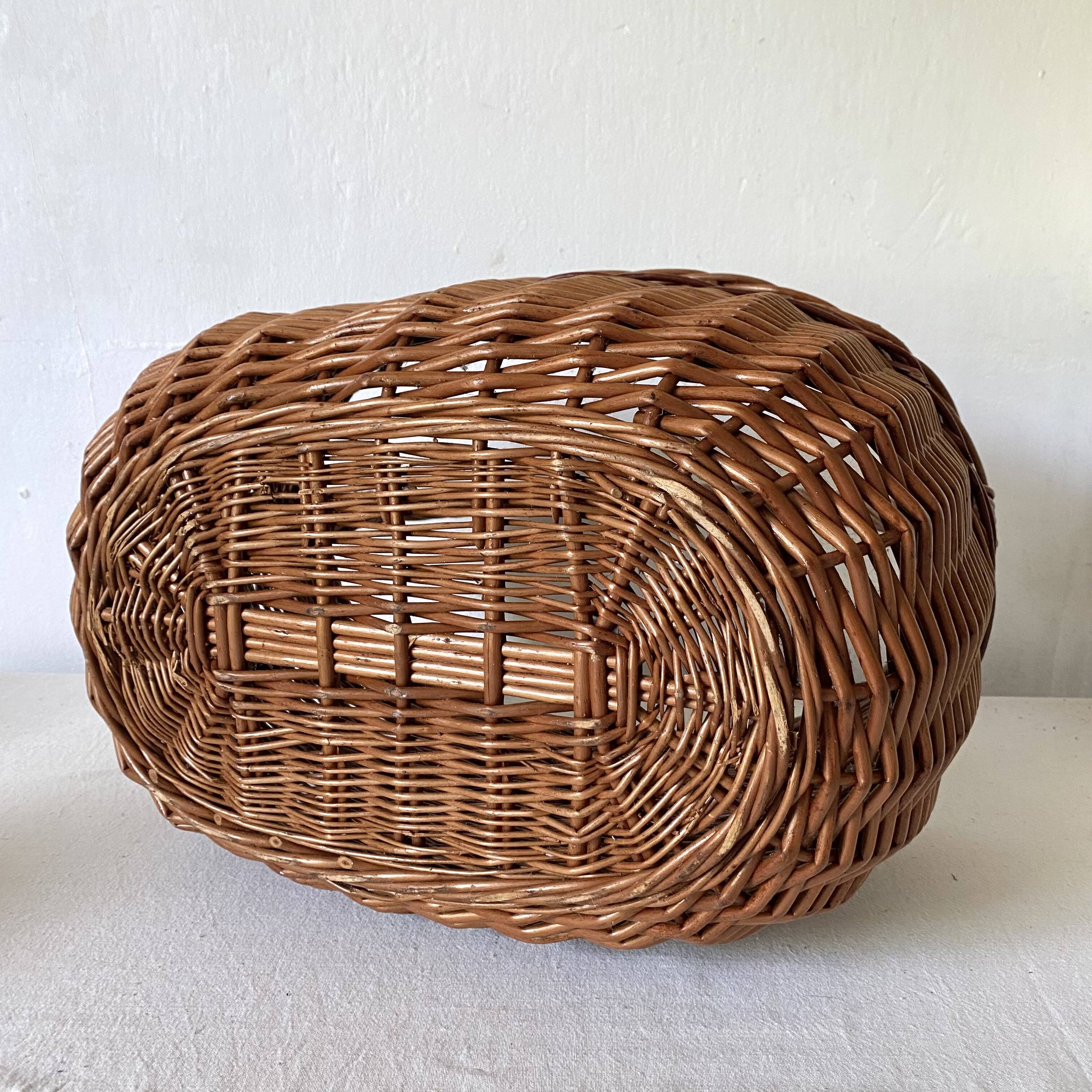 Woven wicker basket