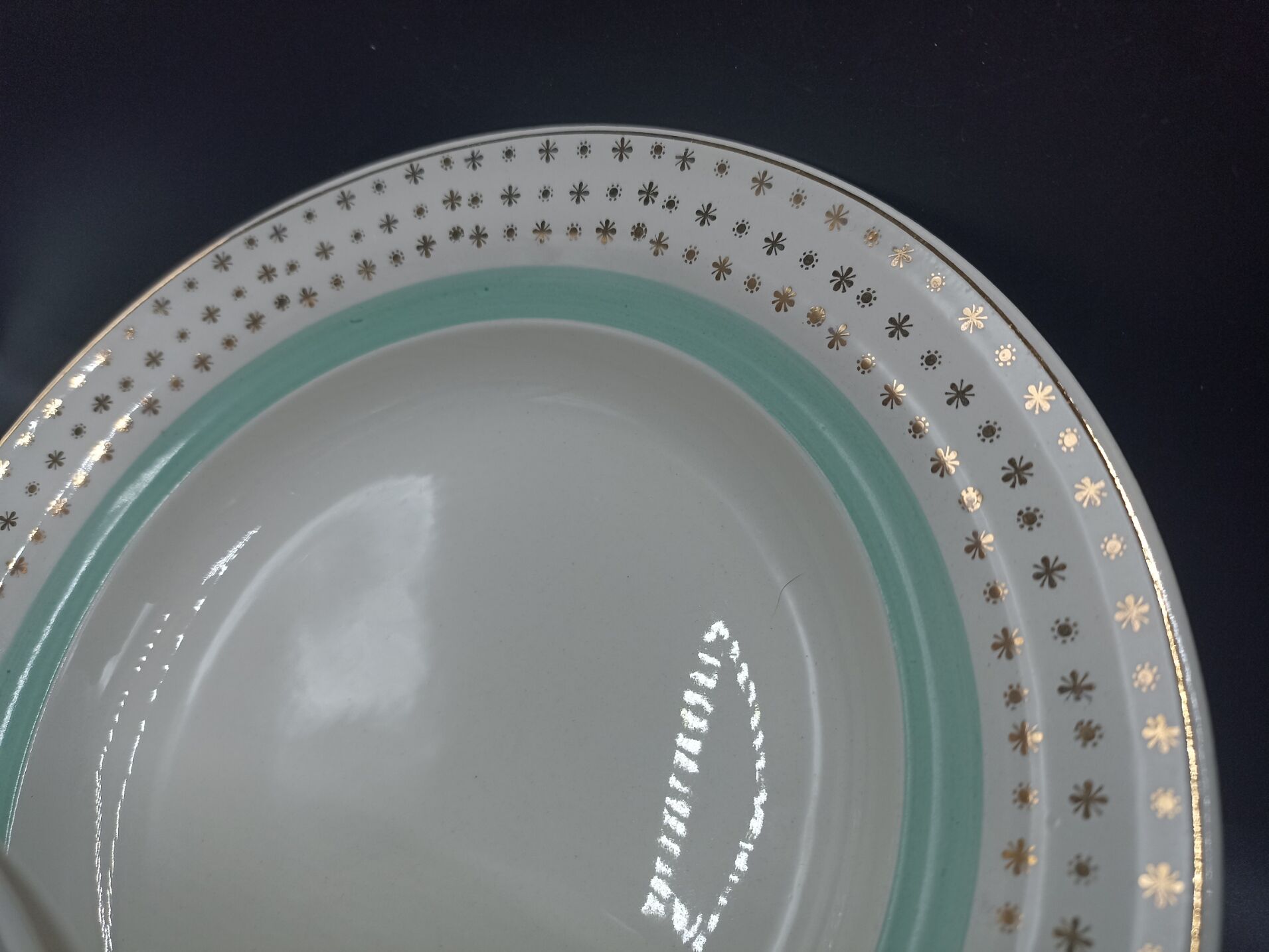 12 hollow porcelain plates - Stars and mint green