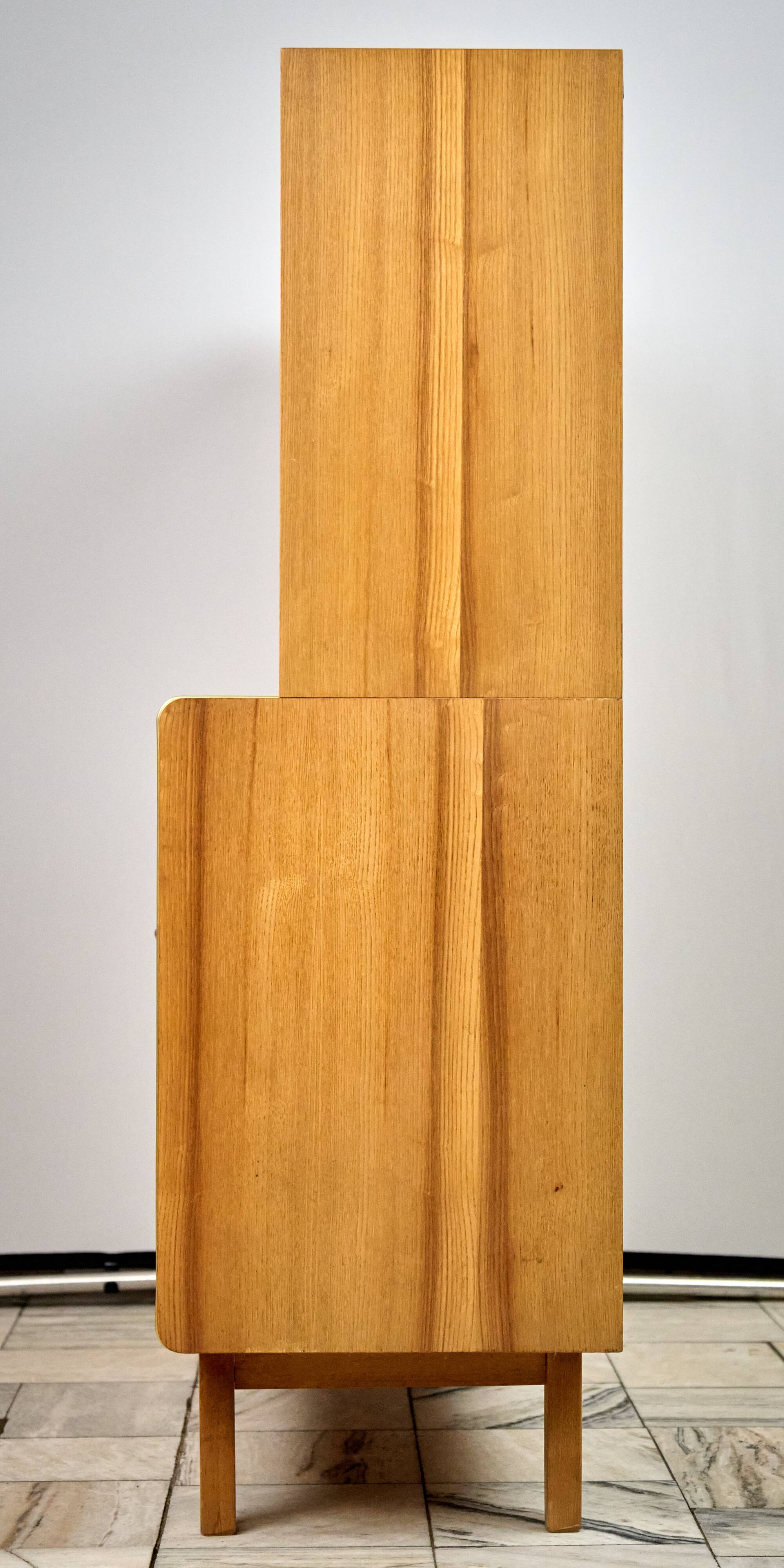 Vitrine par Hubert Nepožitek et Bohumil Landsman pour Jitona, années 1960.