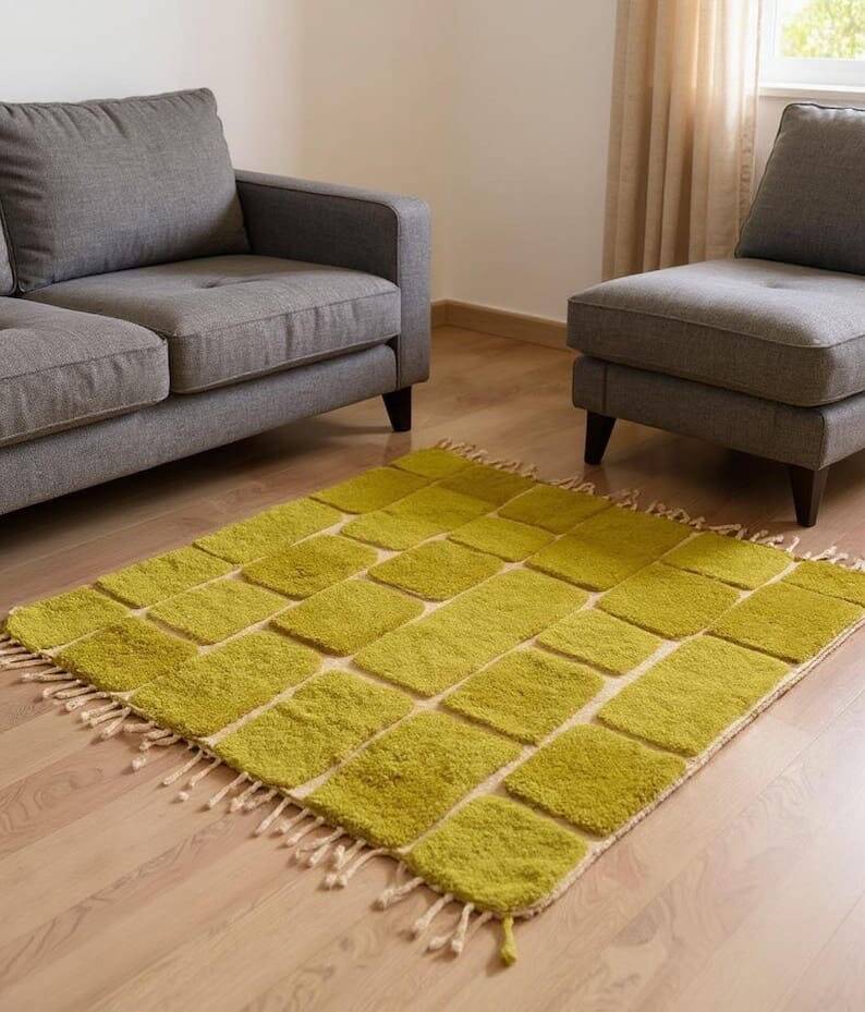Handmade pure wool rug in green, size 150/250 cm.