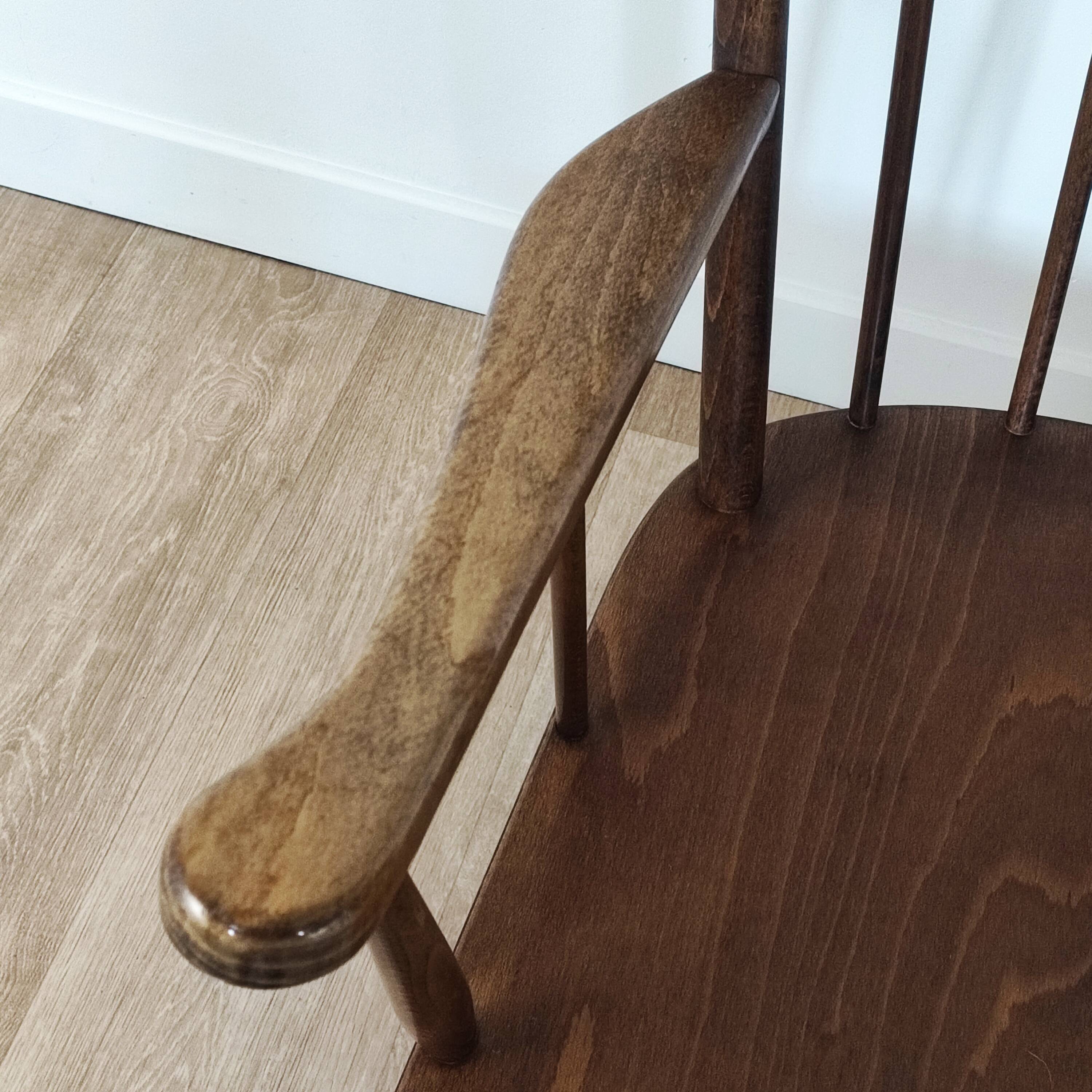 Baumann 60' fan armchair