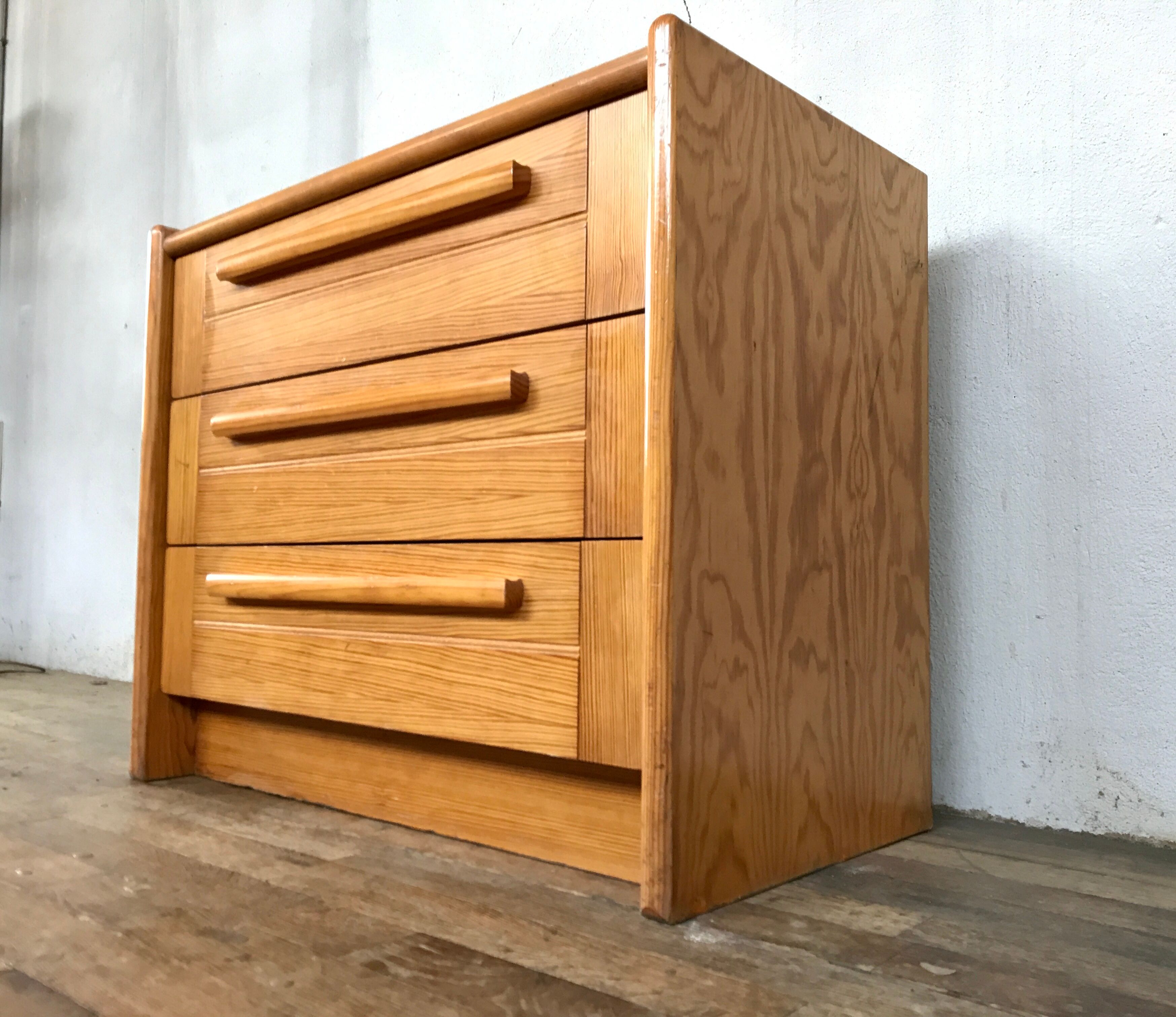 Gautier dresser 1970