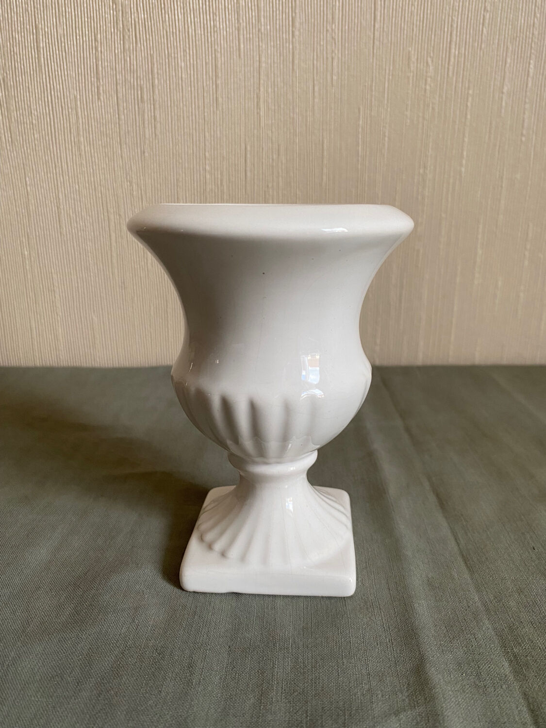 Earthenware planter, Medici style