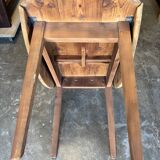 Extendable wooden table