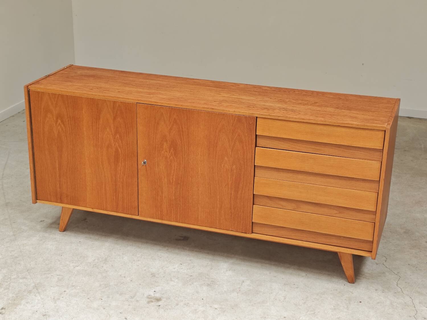 Enfilade U460 wood by Jiri Jiroutek for Intérier Praha