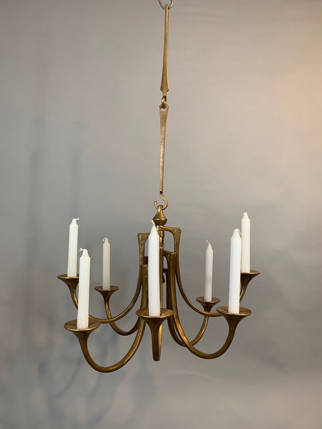 Lustre conçu par Michael Harjes et produit par Harjes Metalkunst en Allemagne