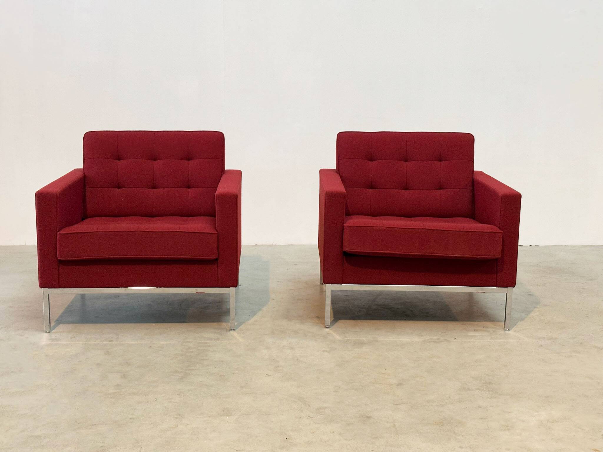 Set of two Florence Knoll lounge chairs