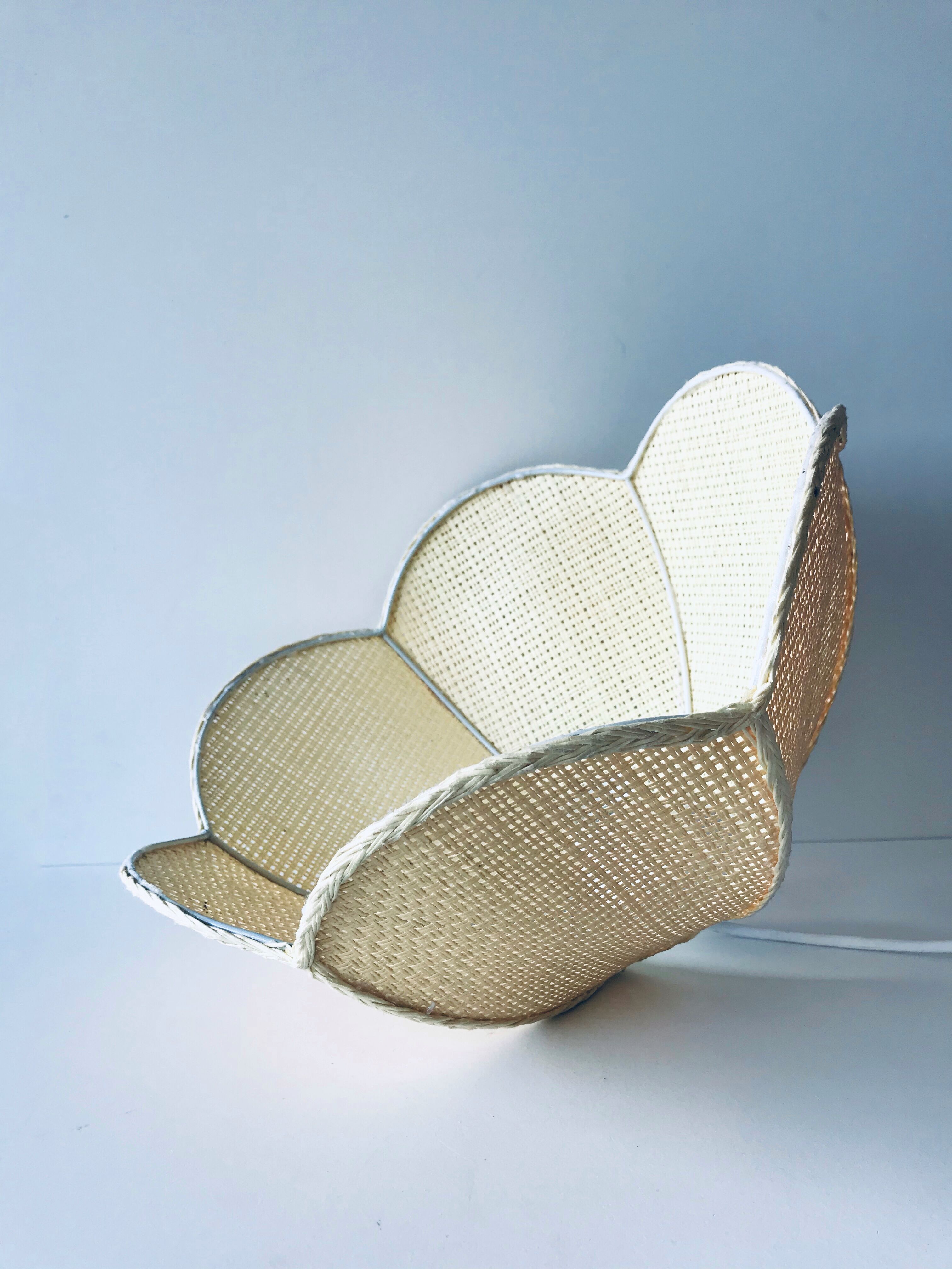 Bohemian suspension flower shape in raffia