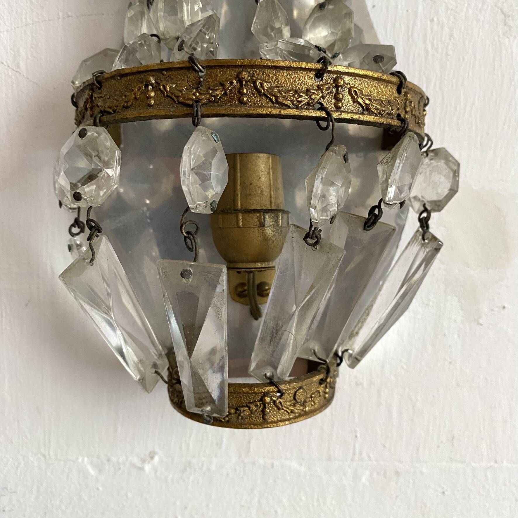 Wall light with pendants and brass hot air balloon