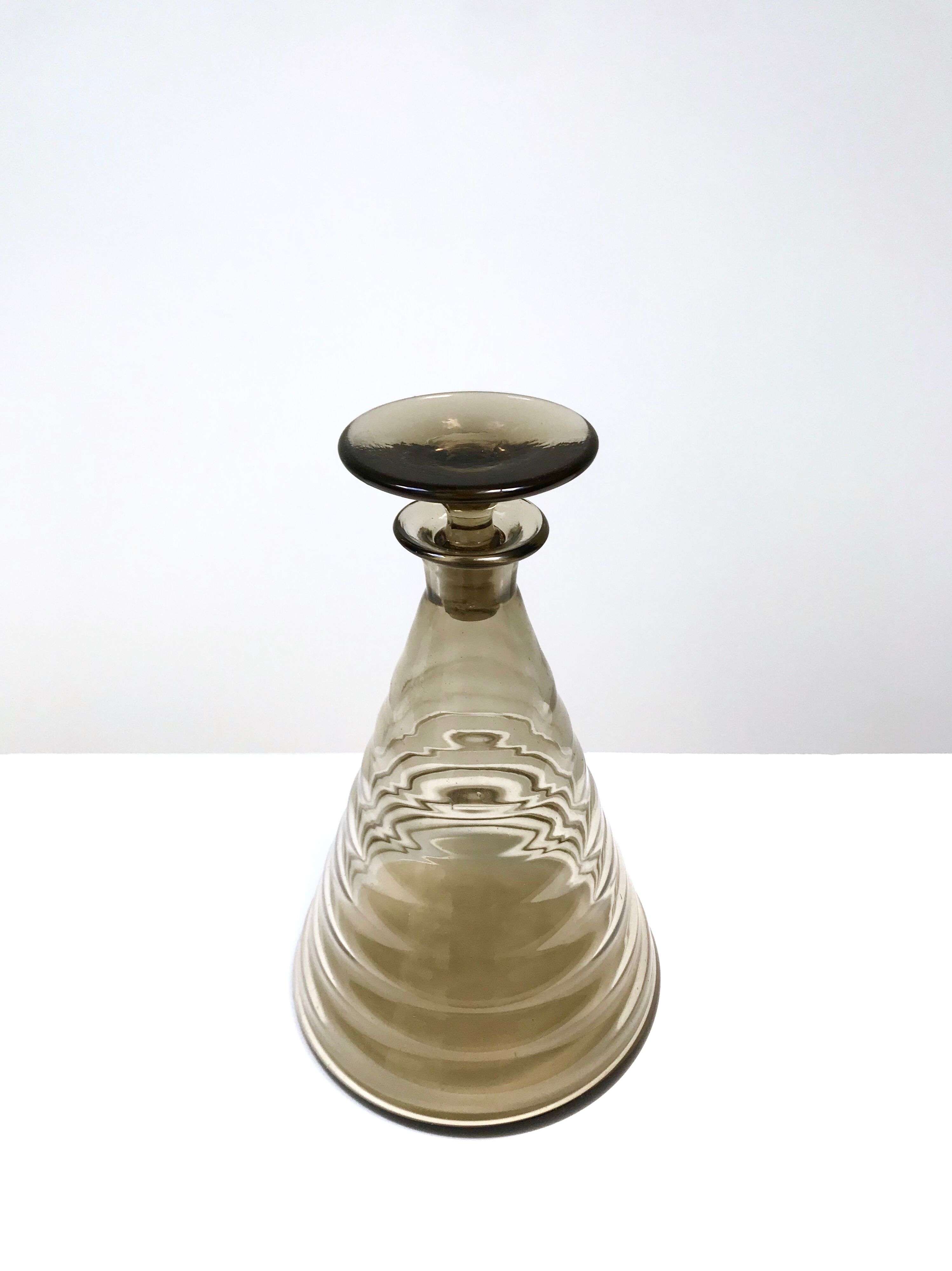 Decanter vintage smoked glass
