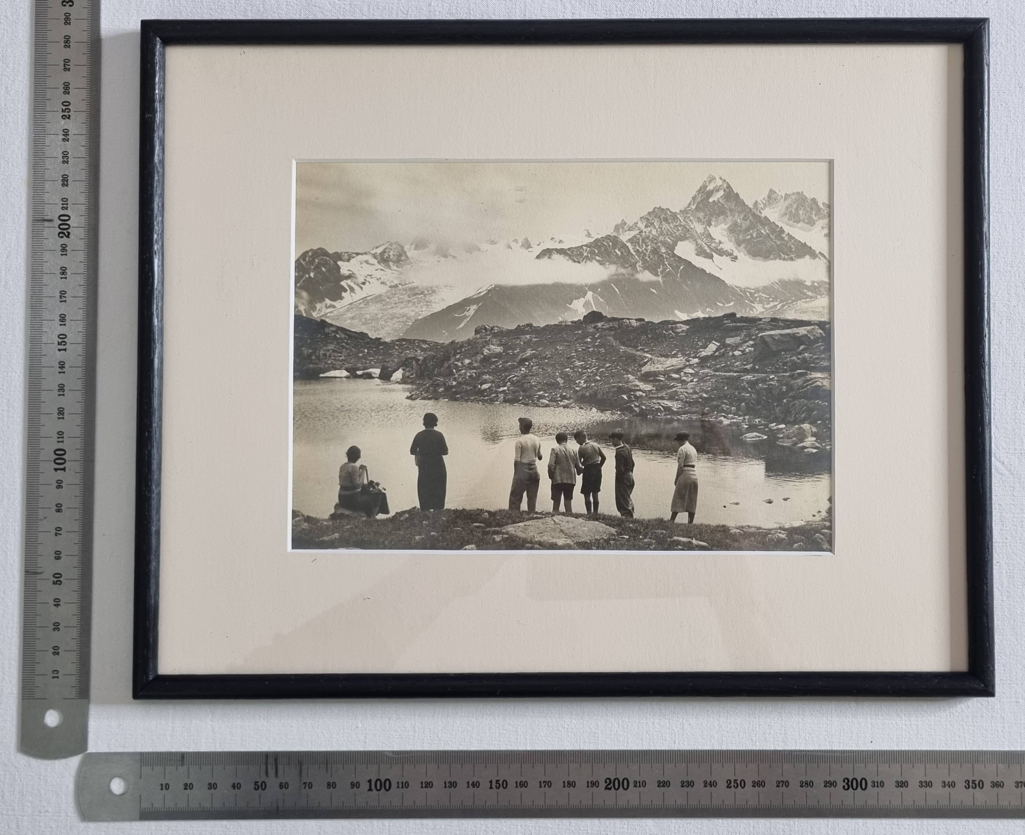 Framed vintage photograph of an alpine lake with hikers, 1930, 36 x 29 cm.