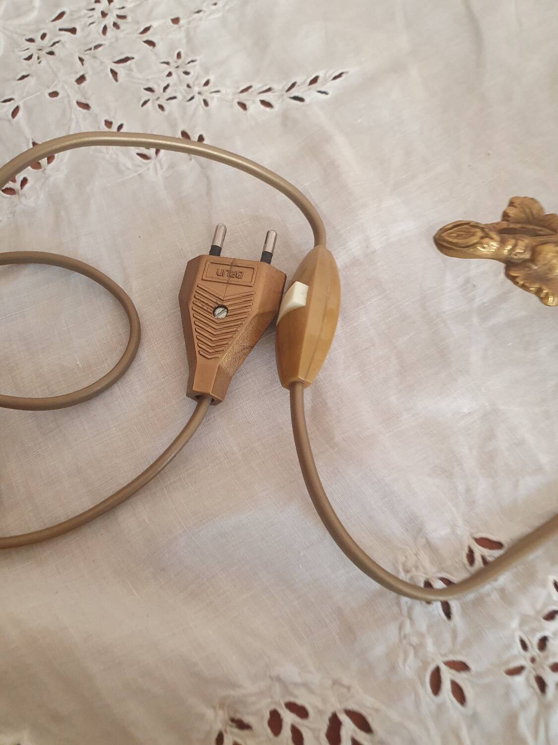 Small hand-held candle holder lamp in vintage gold metal