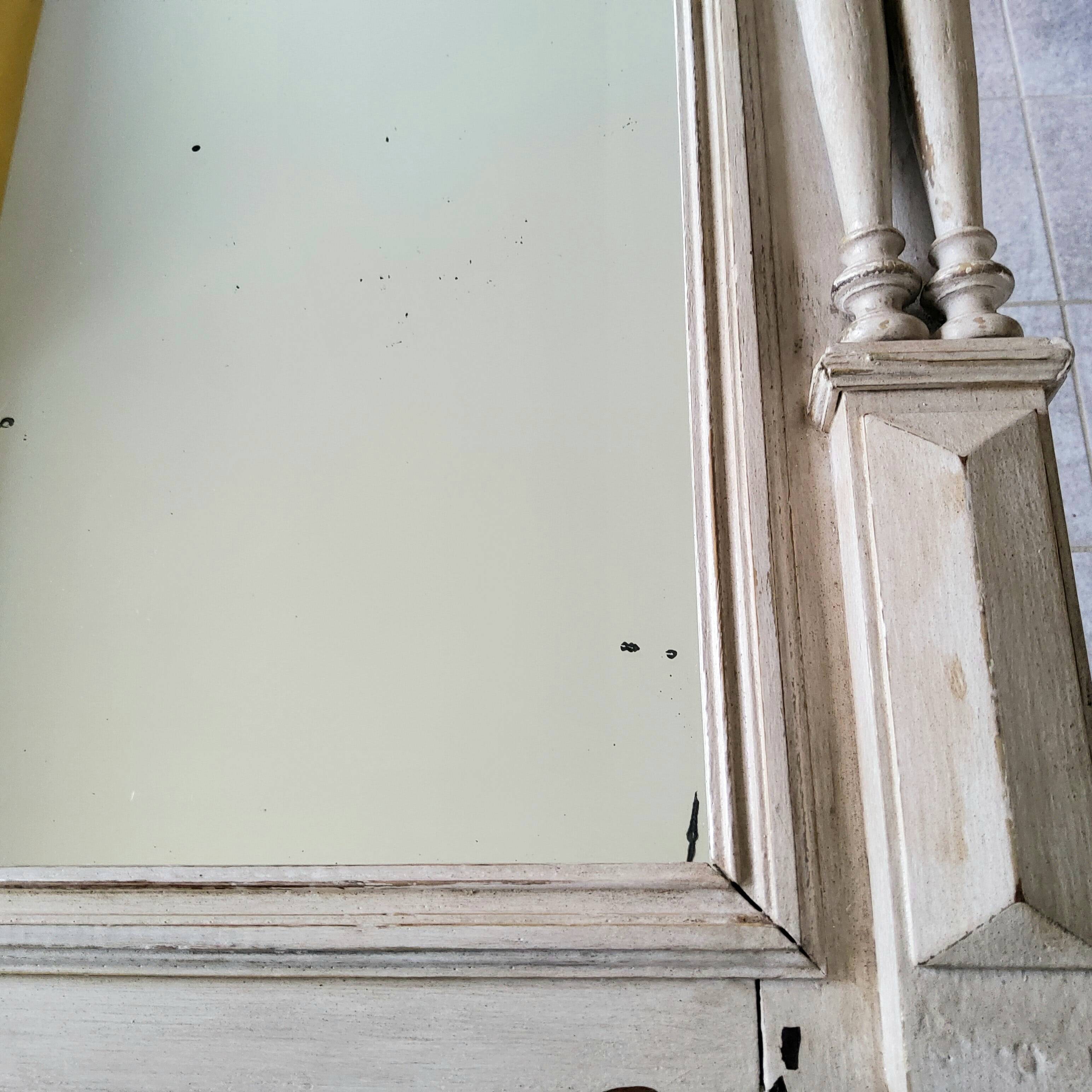 Patinated mirror 112x86cm