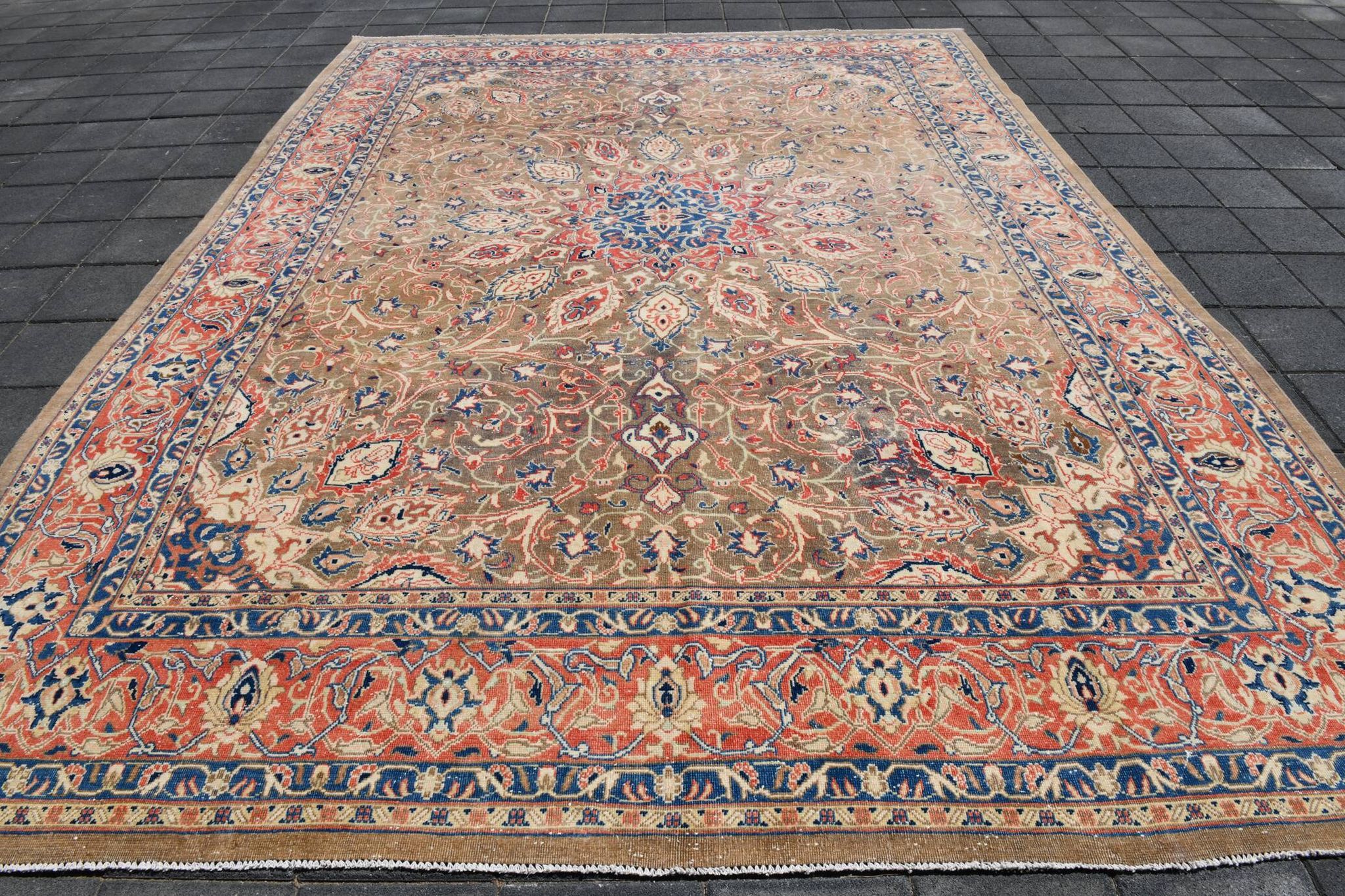 Large Antique Persian Carpet 300x397 cm, Medallion and Floral Patterns