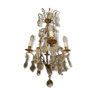 Lustre cage à pampilles de cristal sur monture en bronze style Louis XV