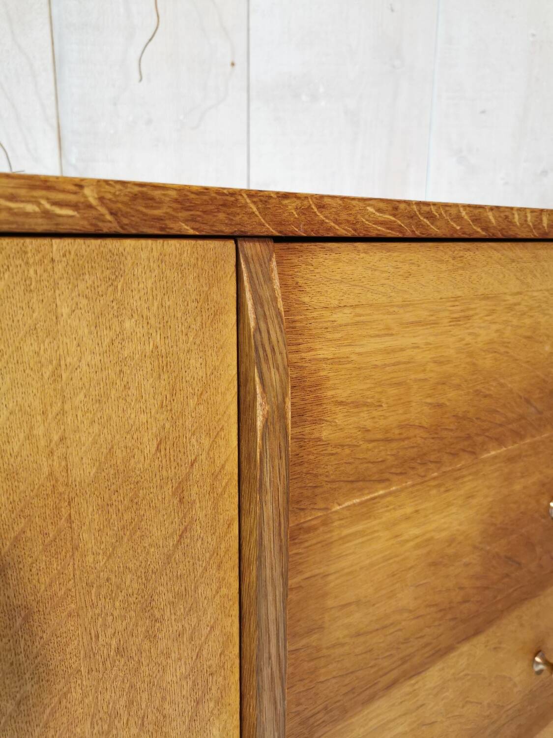 Chest of drawers with 1 door and 4 drawers