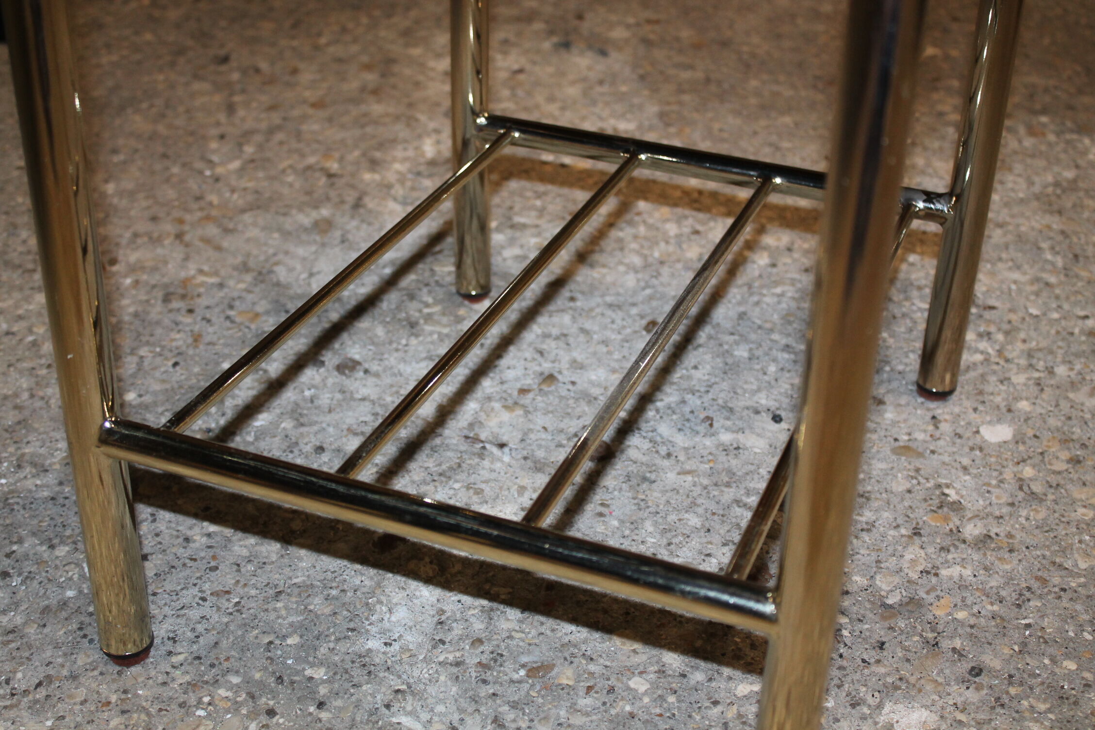 Table d'appoint métal doré