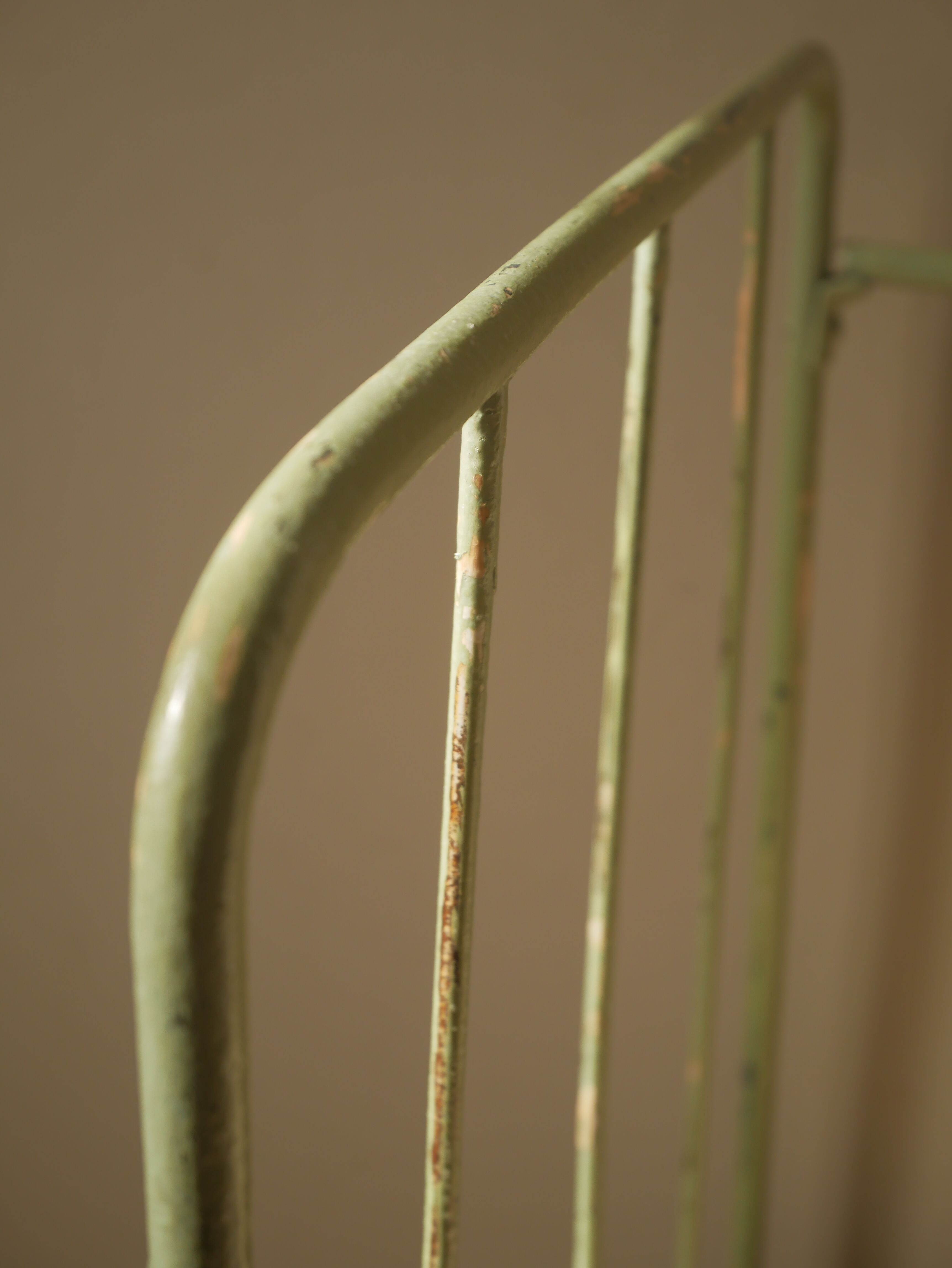 Vintage metal daybed for children