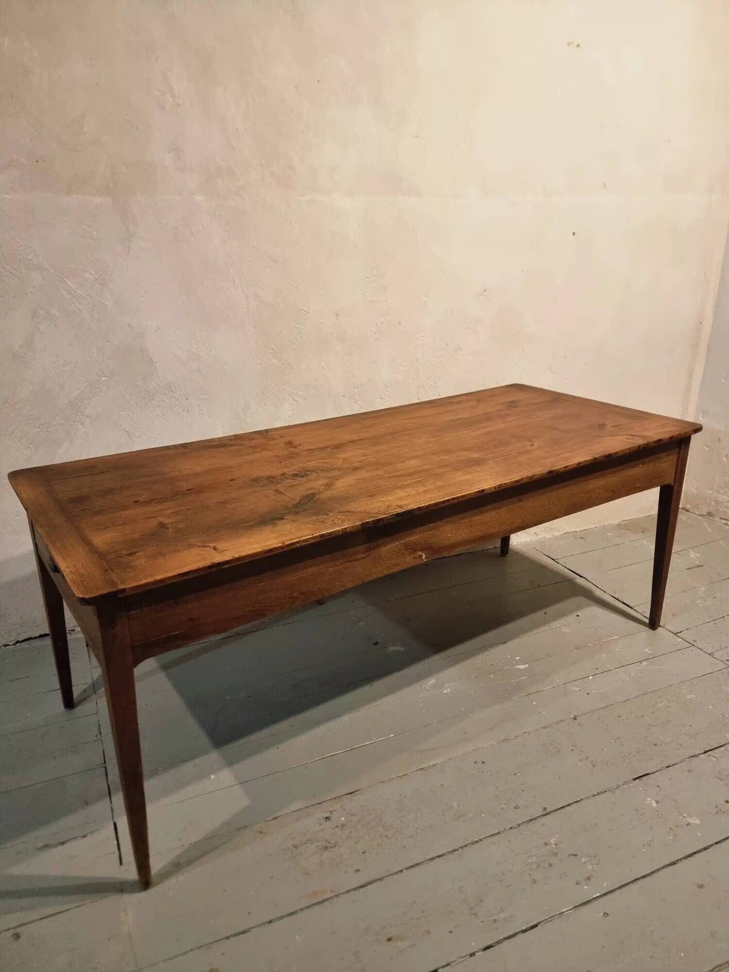 Antique French oak dining table with pine top – 19th century