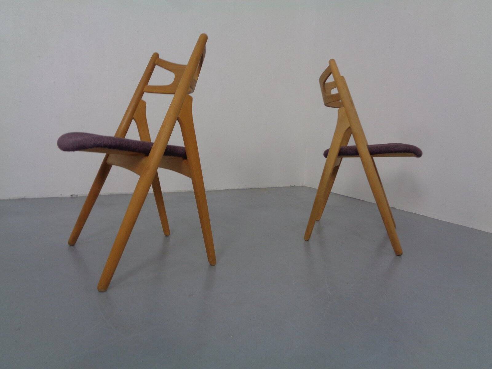 CH 29 Sawbuck Chairs in Oak and Wool by Hans J. Wegner for Carl Hansen & Son, 1950s, Set of 2