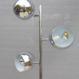 Eyeball lamp with tulip base
