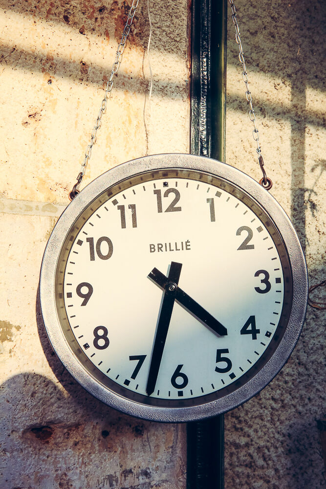 Horloge double face « brillé »