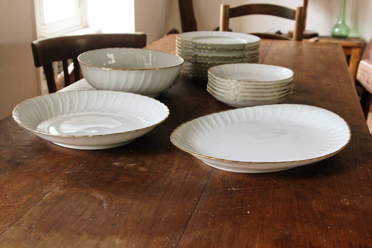 Bernardaud service, Verlaine model, in Limoges porcelain