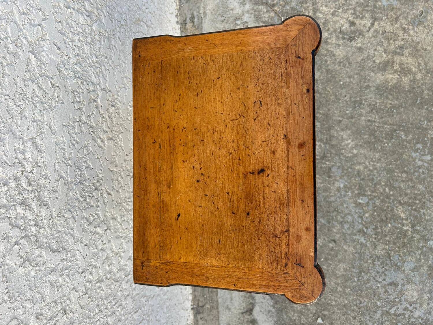 Paire de chevets style Louis XVI