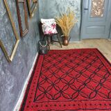 Tapis roumain en laine tissée à la main en rouge et noir 210x163cm