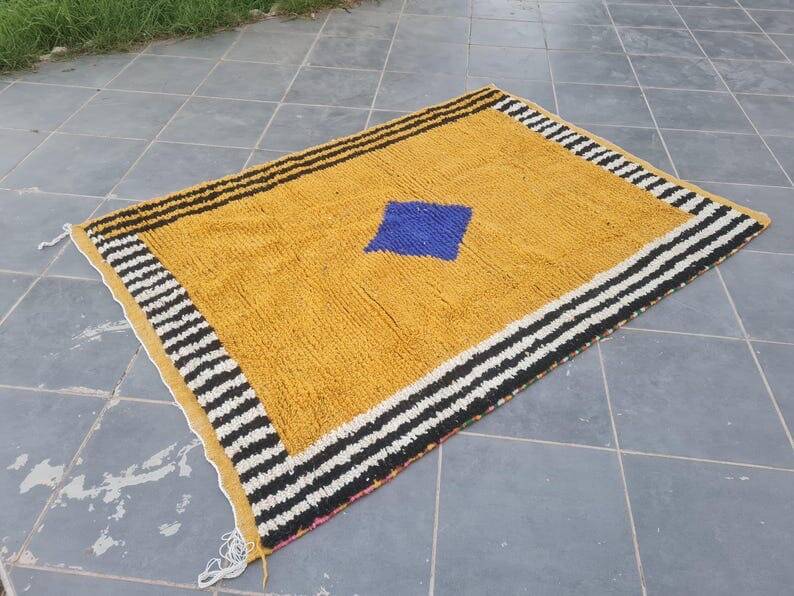 Handmade traditional pure wool rug size 3/4 m