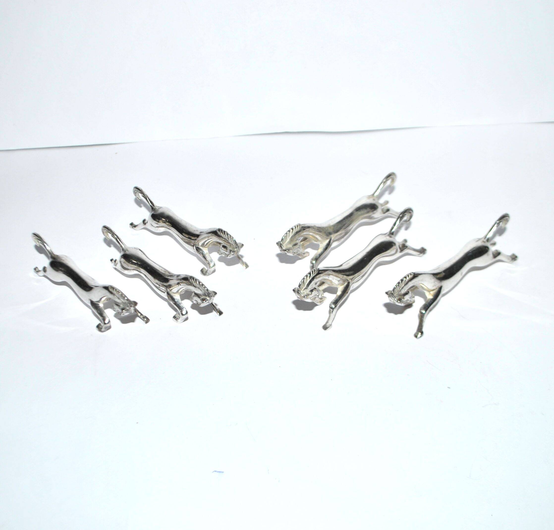 Set of 6 animal-shaped knife rests, modernist horse design in silver-plated metal, equestrian.