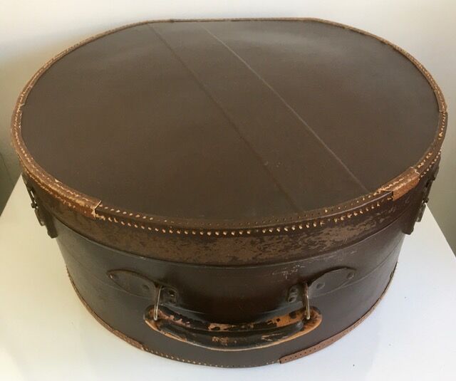 Vulcanized fiber imperiala hat case