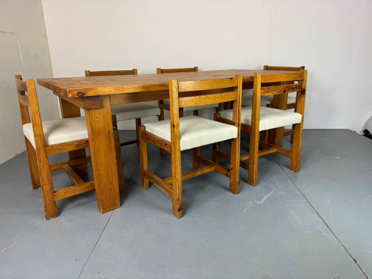 Ensemble de salle à manger moderniste du milieu du siècle en pin, style Chapo, Perriand, Jeanneret, années 50