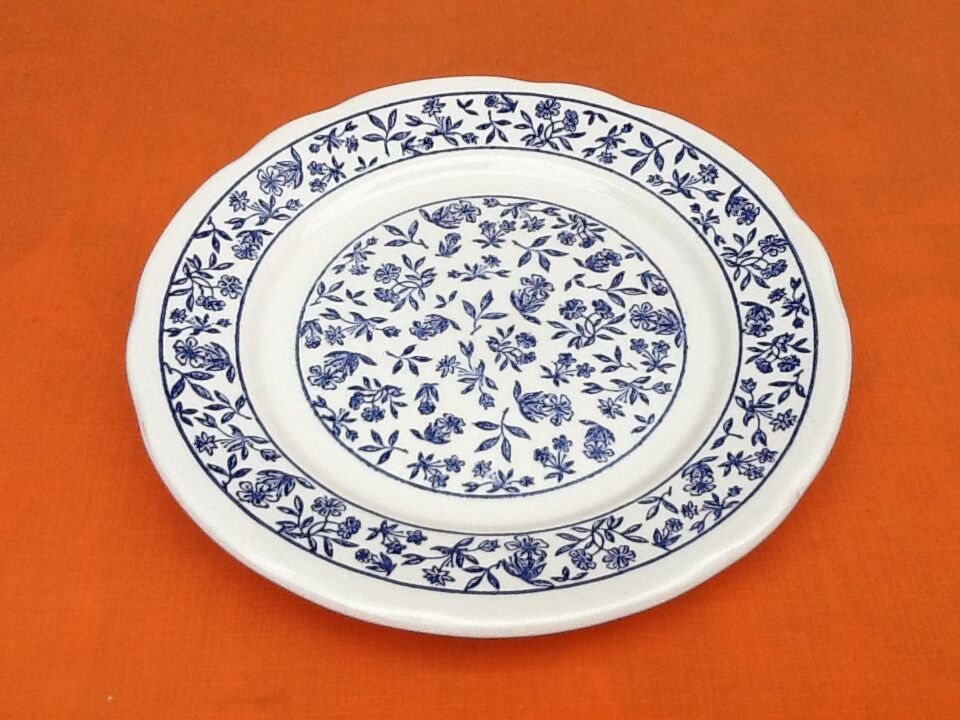 Cheese plate with floral decoration