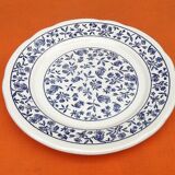 Cheese plate with floral decoration